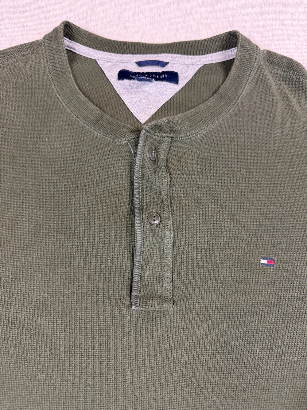 Tommy Hilfiger Men’s XL Olive Green Waffle Knit Henley Long Sleeve Shirt Y2K - Picture 2 of 9